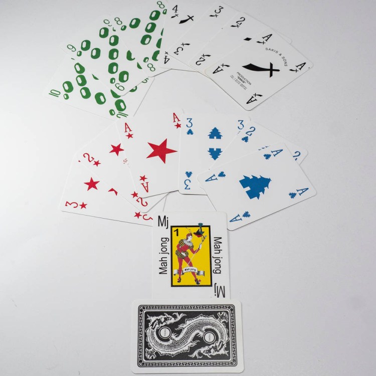 PLASTIC TICHU Playing cards red